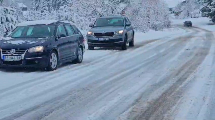 Upozorenje RHMZ: Očekuju se obilne padavine u toku noći, snežni pokrivač bi mogao da naraste za 20 cm