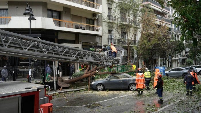 Oluja "Bora" donela velike probleme u Grčkoj: Građani se pripremaju za nove nepogode koje su najavljene