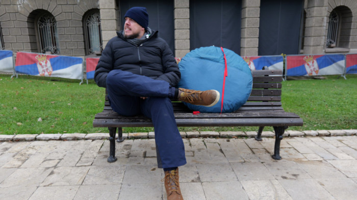 Bivši košarkaš Vladimir Štimac započeo 48-časovni protest na Andrićevom vencu