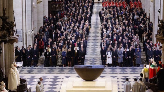 Ceremonija otvaranja Notr Dama: Zvona se oglasila prvi put posle pet godina, Makron održao svečani govor