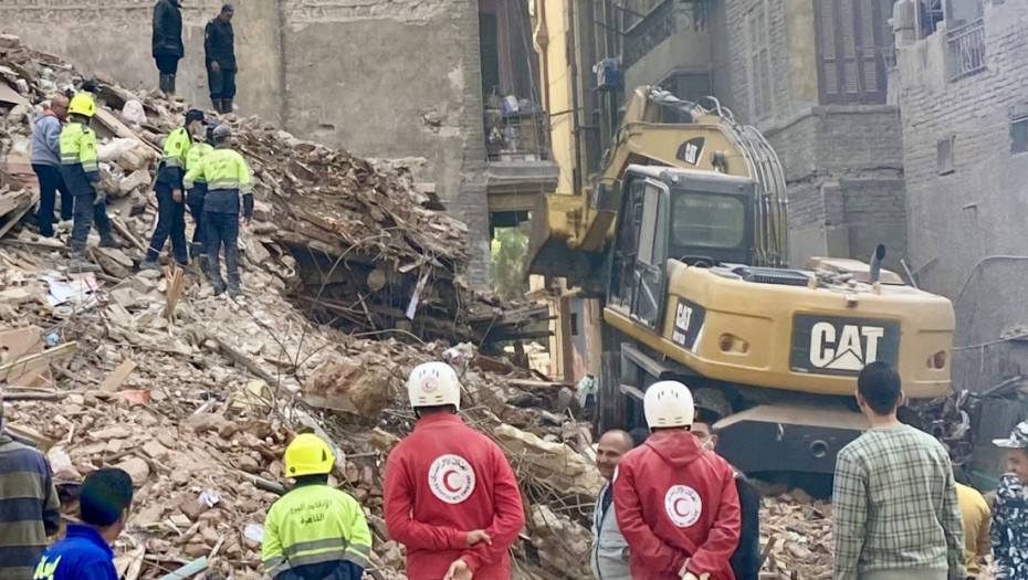 Najmanje osam ljudi poginulo nakon što se obrušila zgrada u Kairu