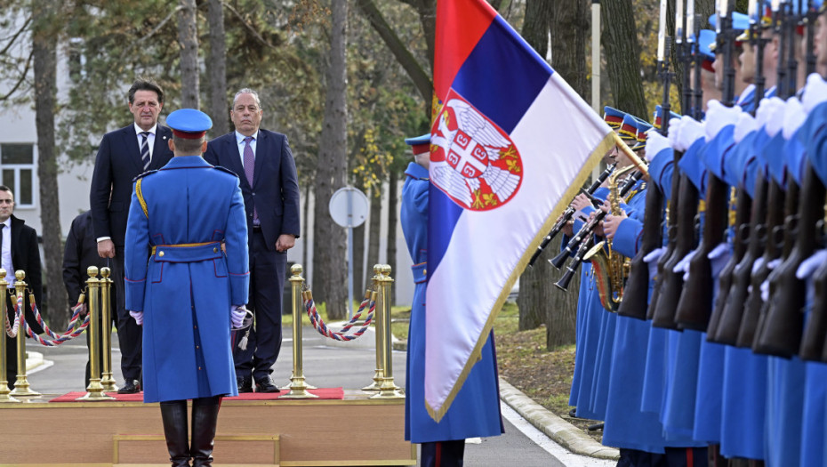 Gašić sa ministrom odbrane Kipra o situaciji u regionu i saradnji dve zemlje