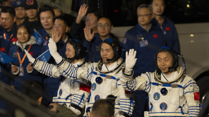 Kineski astronauti proveli devet sati svemirskoj šetnji: Oboren rekord koji su držali Amerikanci