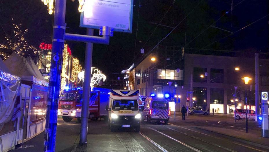 Svedoci o napadu u Nemačkoj: Vozač išao cik-cak kroz masu ljudi, mnogi nisu uspeli da skoče u stranu