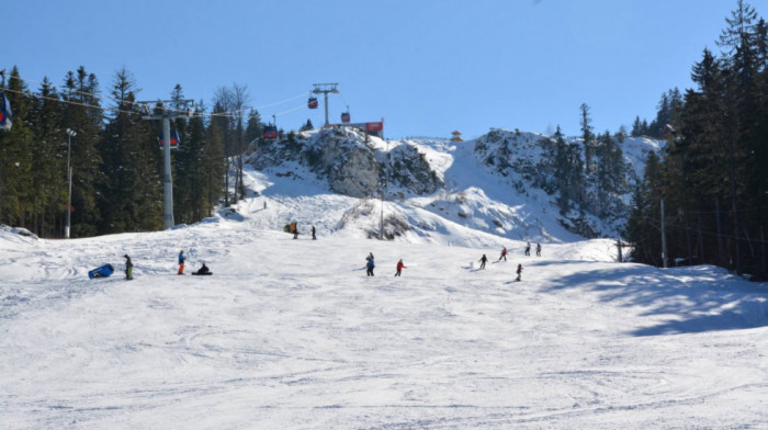 Zvanično otvorena zimska sezona u Ski centru Ravna planina