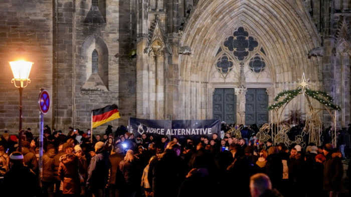 Miting i kontramiting u Magdeburgu: Na ulicama pristalice AfD-a i demonstranti sa svećama