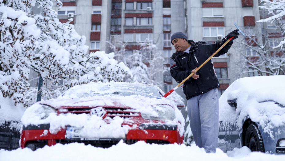 Zabeleo se i region: Bez struje 127.000 mernih mesta u FBiH, kamioni ne mogu na autoput u Republici Srpskoj