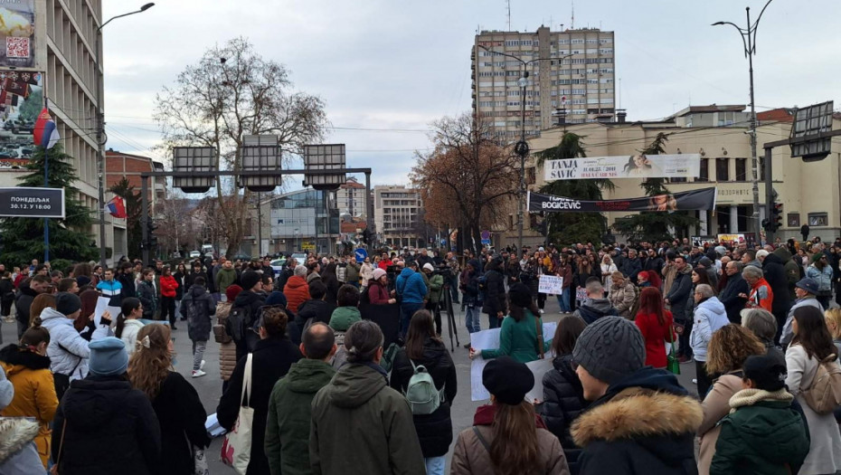 Održan tajni sastanak studenata sa Ješićem, Gruhonjićem i predsednikom "Nezavisnosti" Šperom o širenju protesta