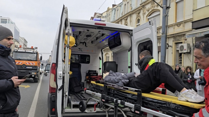 Studentkinju udario automobil na blokadi u Ruzveltovoj, vozaču određeno zadržavanje