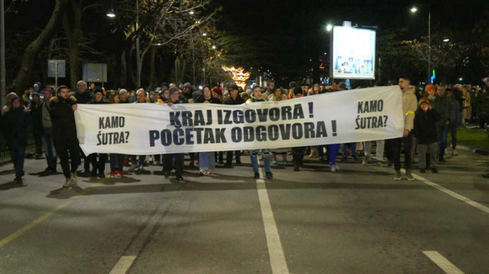 Protest u Podgorici zbog zločina koji se desio na Cetinju: Okupljeni traže smenu čelnih ljudi iz bezbednosnog sektora