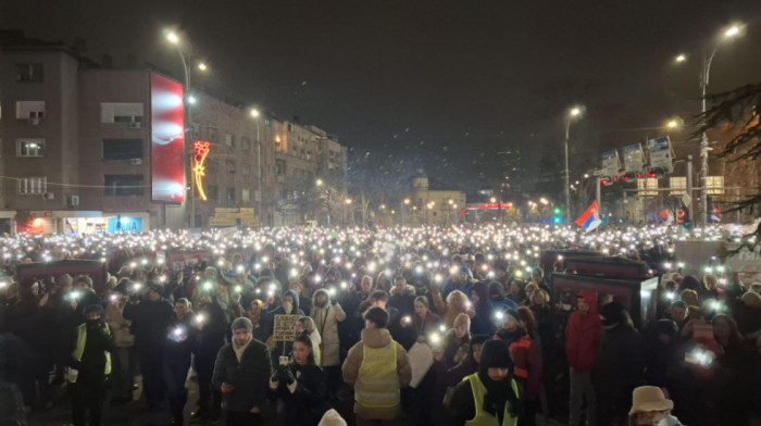 Podrška za prosvetare i u Nišu: "Javni časovi" održani na tri lokacije u gradu