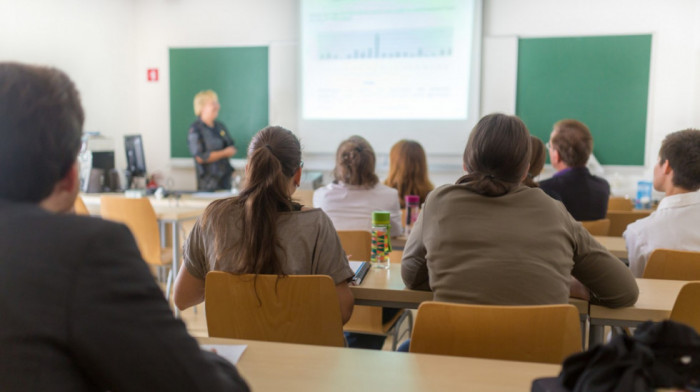 Dok su jedni nekvalifikovani, drugi su prekvalifikovani: Zbog čega tržište rada ne prepoznaje crnogorske studente?