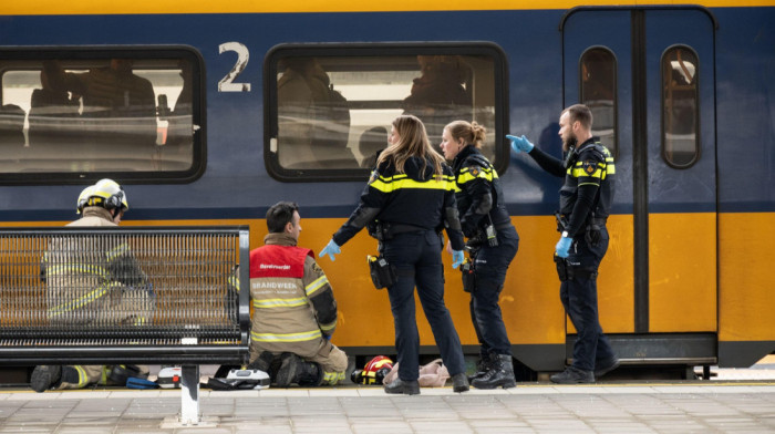 Lažna uzbuna u Amsterdamu: Policija evakuisala putnike voza zbog dojave o naoružanoj osobi