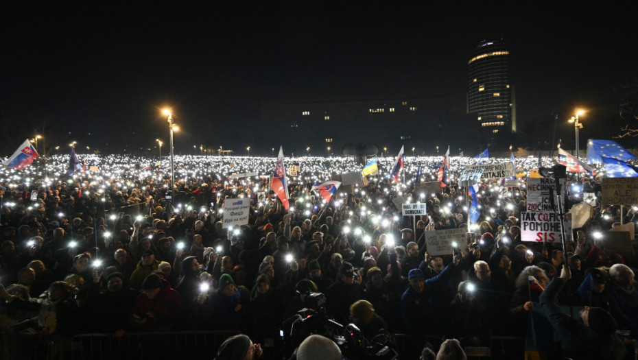 Srđa Popović uporedio proteste u Srbiji, Slovačkoj i Gruziji