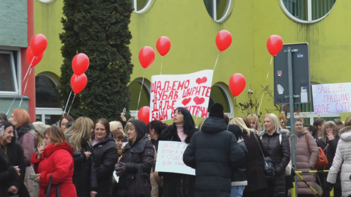 Štrajku u školama u Čačku pridružili se i vrtići: U 11 predškolskih ustanova danas obustavljen rad