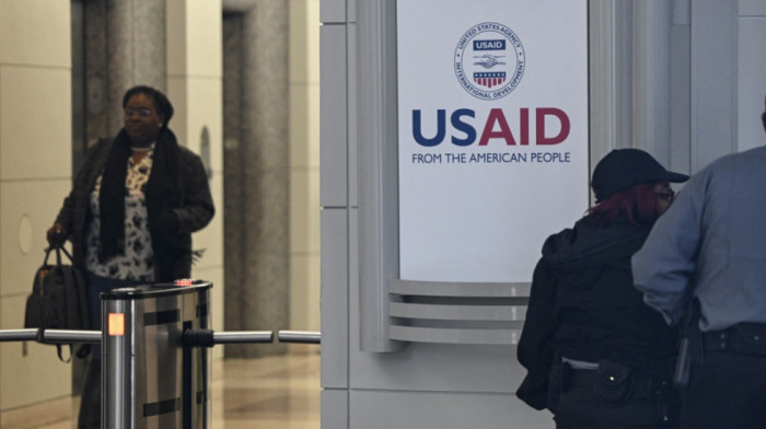 AP: Bivšim radnicima USAID naloženo da pokupe stvari u roku od 15 minuta