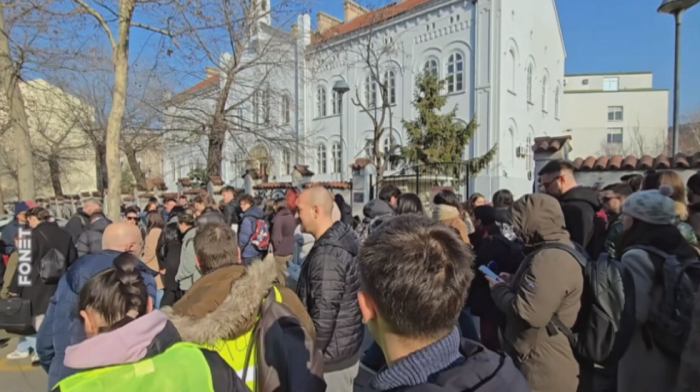 Skup studenata Medicinskog fakulteta u Beogradu: Okupili se u znak podrške Srpskom lekarskom društvu