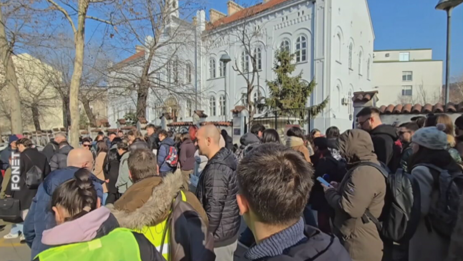 Skup studenata Medicinskog fakulteta u Beogradu: Okupili se u znak podrške Srpskom lekarskom društvu