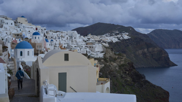 Vandalizovana seizmološka stanica na grčkom ostrvu Santorini i ukradena oprema