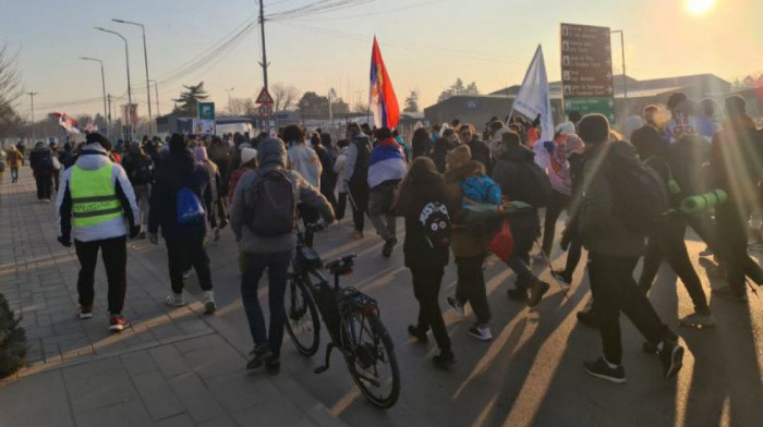 Niški studenti krenuli pešaka za Kragujevac