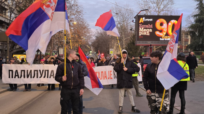 Grupe građana sa obe strane blokirale Pančevački most