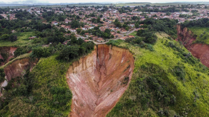 Vanredna situacija u brazilskom gradu zbog vrtača