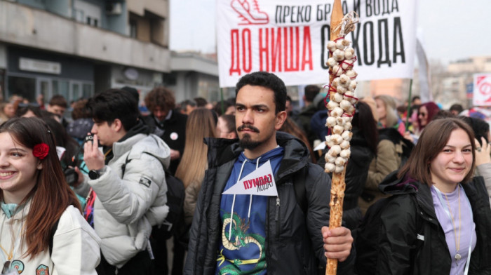 I danas održan protest, deo studenata nastavlja marš ka Nišu