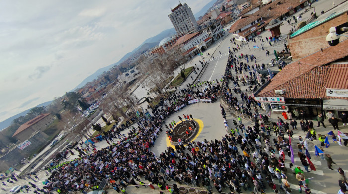 Protesti i danas u Srbiji: Studenti pešače ka Nišu, skup i u Novom Pazaru