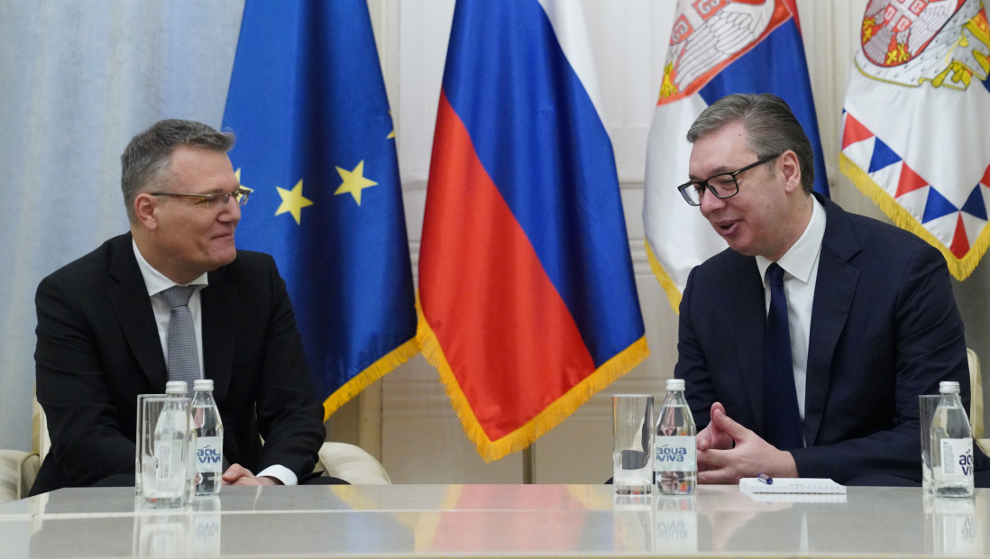 Vučić primio u oproštajnu posetu ambasadora Slovenije