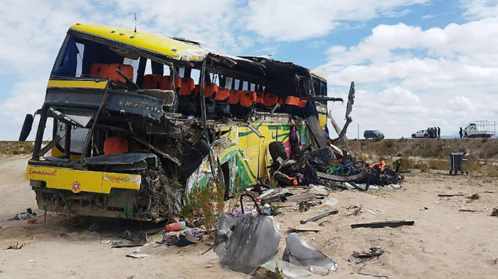 Teška saobraćajna nesreća na jugozapadu Bolivije: U sudaru dva autobusa poginulo 37 ljudi, povređeno 30 osoba