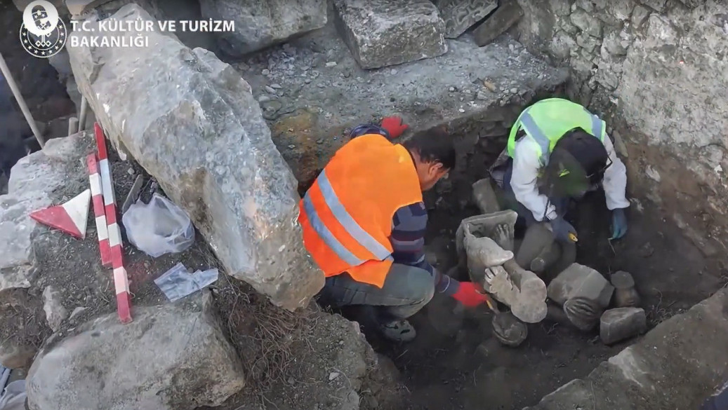 Arheolozi u Turskoj pronašli spektakularnu mermernu statuu Hermesa