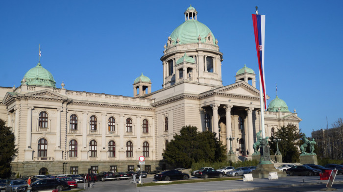 Poslanici danas nastavljaju sednicu raspravom u pojedinostima o zakonskim predlozima