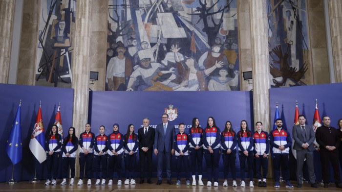 Vučić primio srpske bokserke i čelne ljude svetskog boksa: Vreme je za prvu medalju