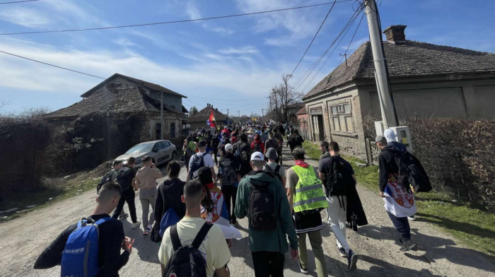 Deo studenata iz nekoliko gradova nastavili šetnju ka Beogradu