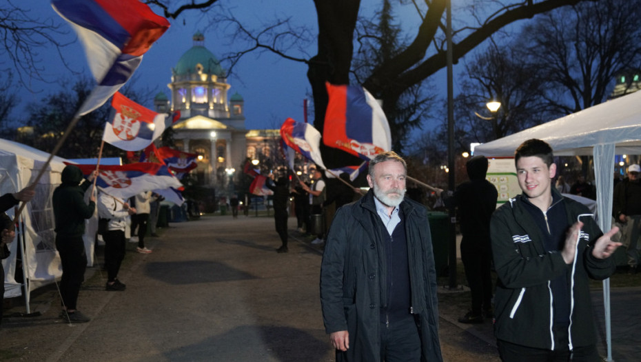 Direktor Jovine gimnazije obišao studente u Pionirskom parku: Važno je da se poštuje pravo na učenje