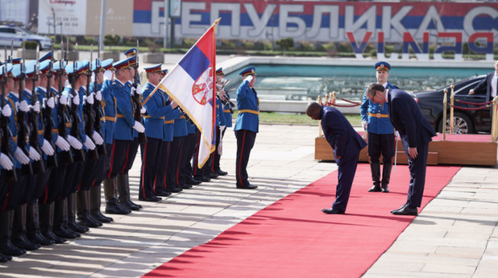 Vučić dočekao predsednika Burundija ispred Palate Srbija: Potvrda prijateljstvai poštovanja