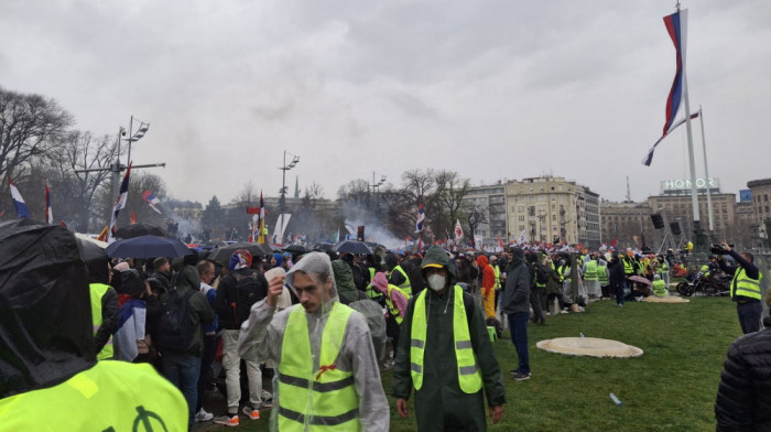 Washington Examiner: Protest u Beogradu ličio na Vudstok, demonstranti kao da nemaju jedinstven politički zahtev