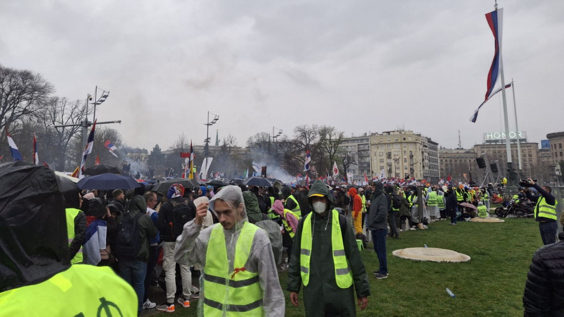 Washington Examiner: Protest u Beogradu ličio na Vudstok, demonstranti kao da nemaju jedinstven politički zahtev