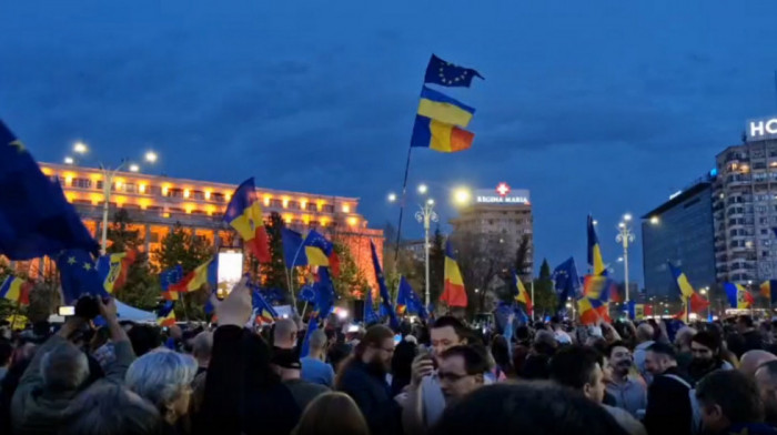 Protesti u Rumuniji: Demonstranti koji su protiv desničara Đorđeskua traže jače veze sa EU i nastavak pomoći Ukrajini