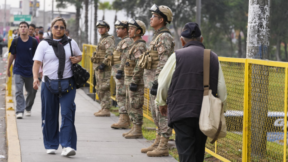 Vojska na ulicama zbog ubistva pevača: Peru u haosu, bande haraju gradovima i reketiraju građane (VIDEO)