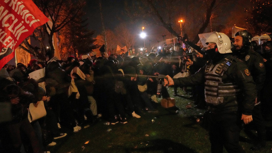 Više hiljada ljudi u Istanbulu protestuje zbog zatvaranja gradonačelnika Imamoglua