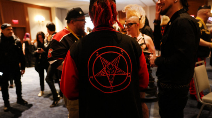 "Idemo u Kapitol nenasilno": Satanistička grupa prkosi zvaničnicima, planira "crnu misu'" u državnoj instituciji