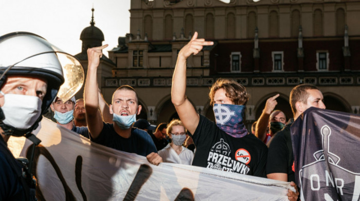 Poljski neonacisti protestovali protiv vraćanja izbeglica iz Nemačke u Poljsku