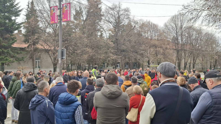 Nastavljene blokade saobraćajnica, u Obrenovcu blokiran izlaz na auto-put Miloš Veliki