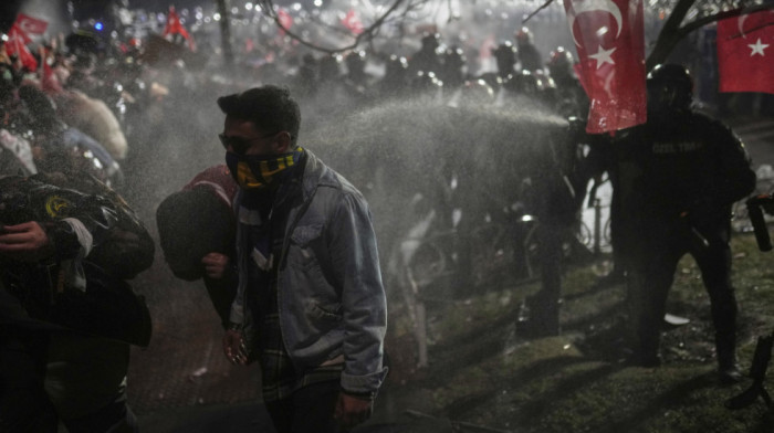 Erdogan i opozicija na ivici sukoba: Masovni protesti u Turskoj zbog hapšenja Imamoglua