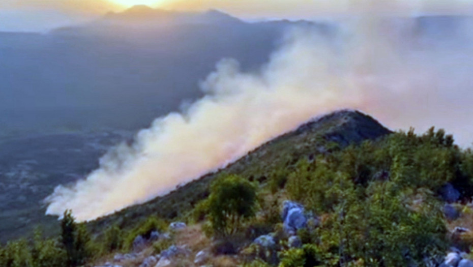 Požari u brdima kod Trebinja i dalje aktivni, kuće trenutno nisu ugrožene