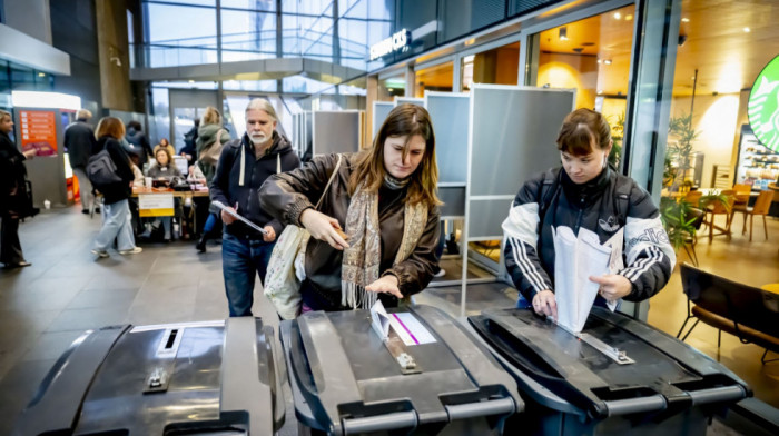 U Holandiji su počeli parlamentarni izbori, a analitičari ističu da je izborna trka izuzetno tesna
