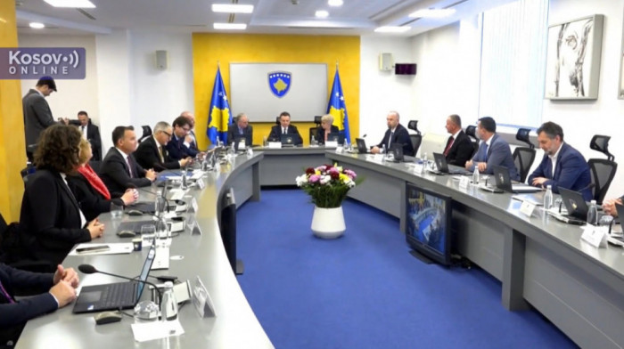 Vlada u Prištini usvojila nacrt budžeta, ali brojna pitanja ostaju, Gogić: Kosovo na klizavom terenu pravno posmatrano